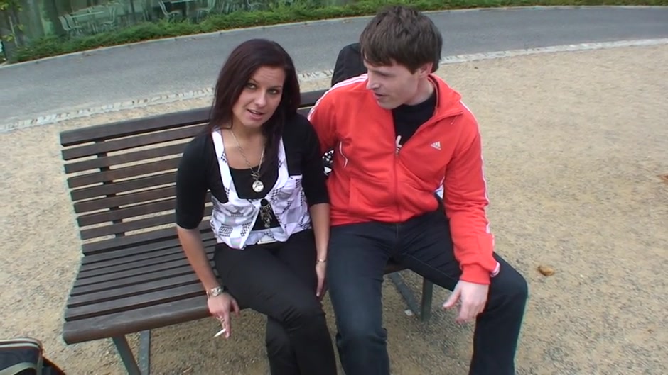 Iva in sex in the park with a hot bimbo and a horny dude