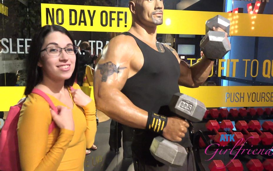 Virtual Date With Alex Coal At Wax And Selfies Museums