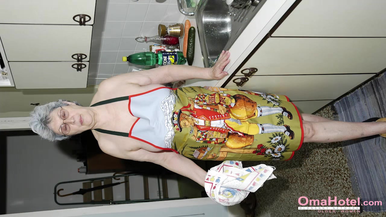 OmaHoteL Granny Pictures Collection