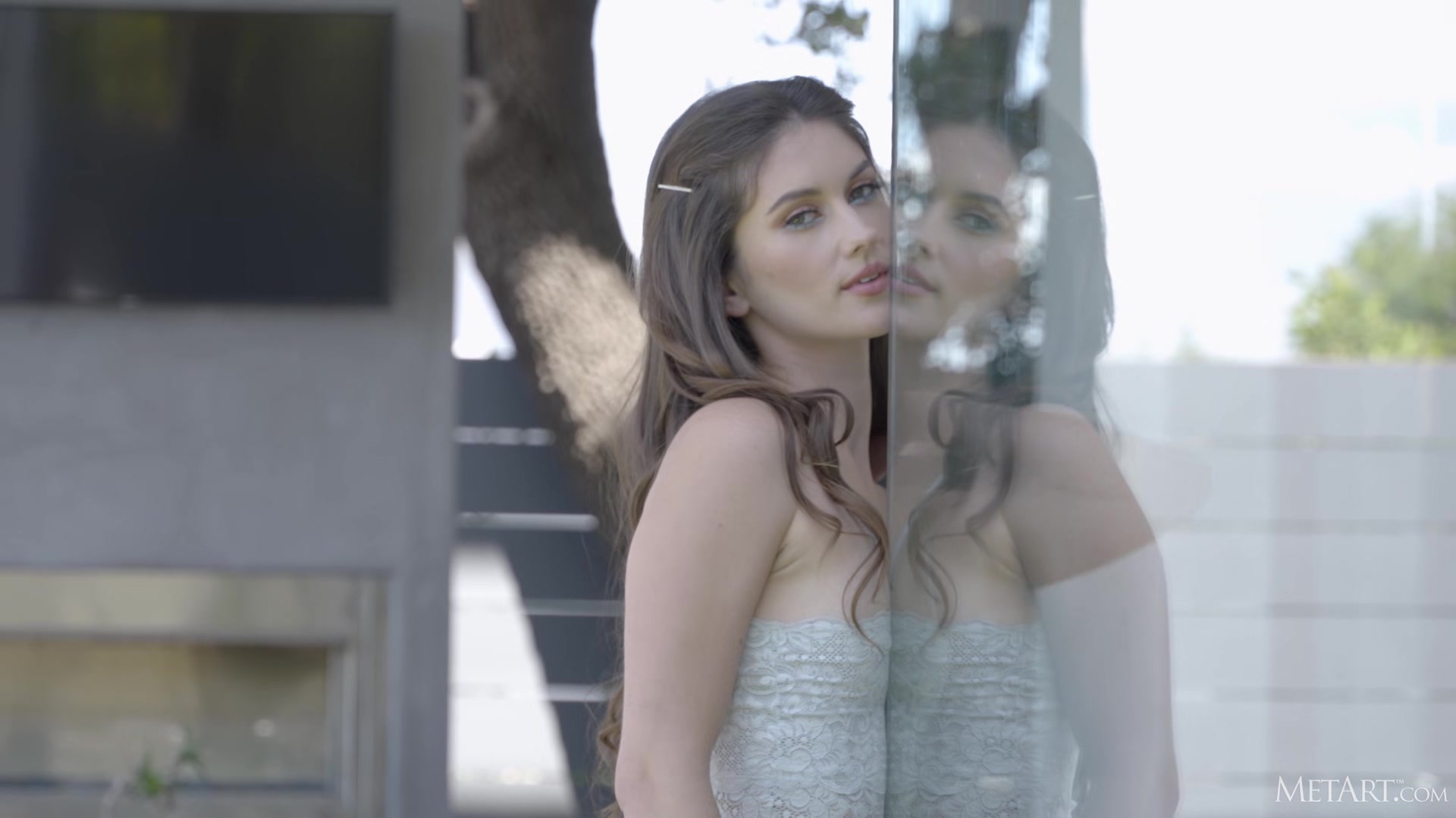 Mirror Whisper - Bella Donna