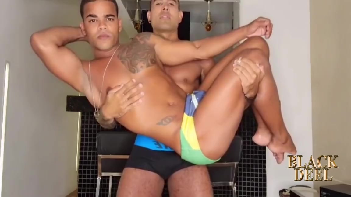 Depois De Uma Festa Em Copacabana O Minotauro Me Levou Para O Apartamento Dele E Rolou Aquela Foda Gostosa 6 Min - Gay Porn