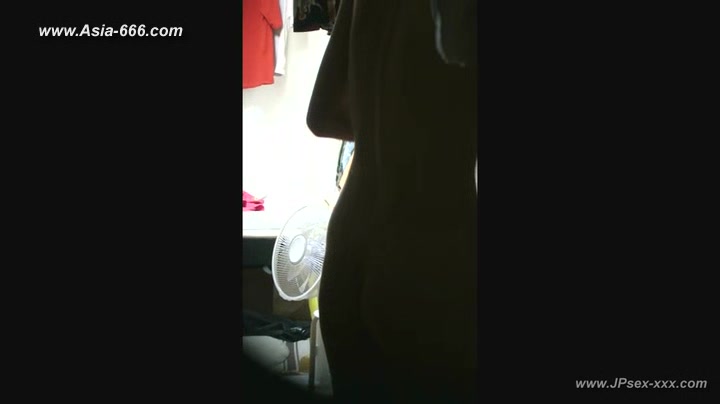Hackers use the camera to remote monitoring of a lover's home life.202