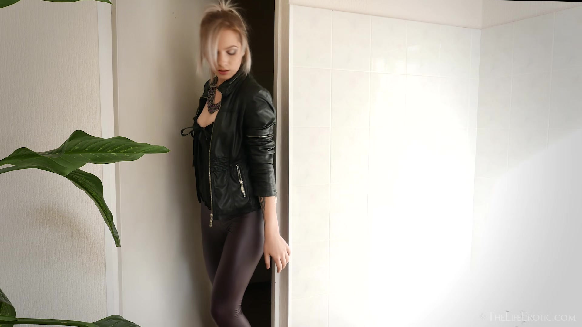 Wet Break 2 - Kate Fresh - TheLifeErotic