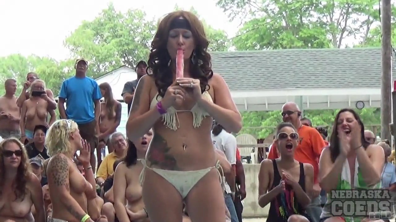 Nudes a Poppin 2014 Blowjob Contest with Ice Pops - NebraskaCoeds
