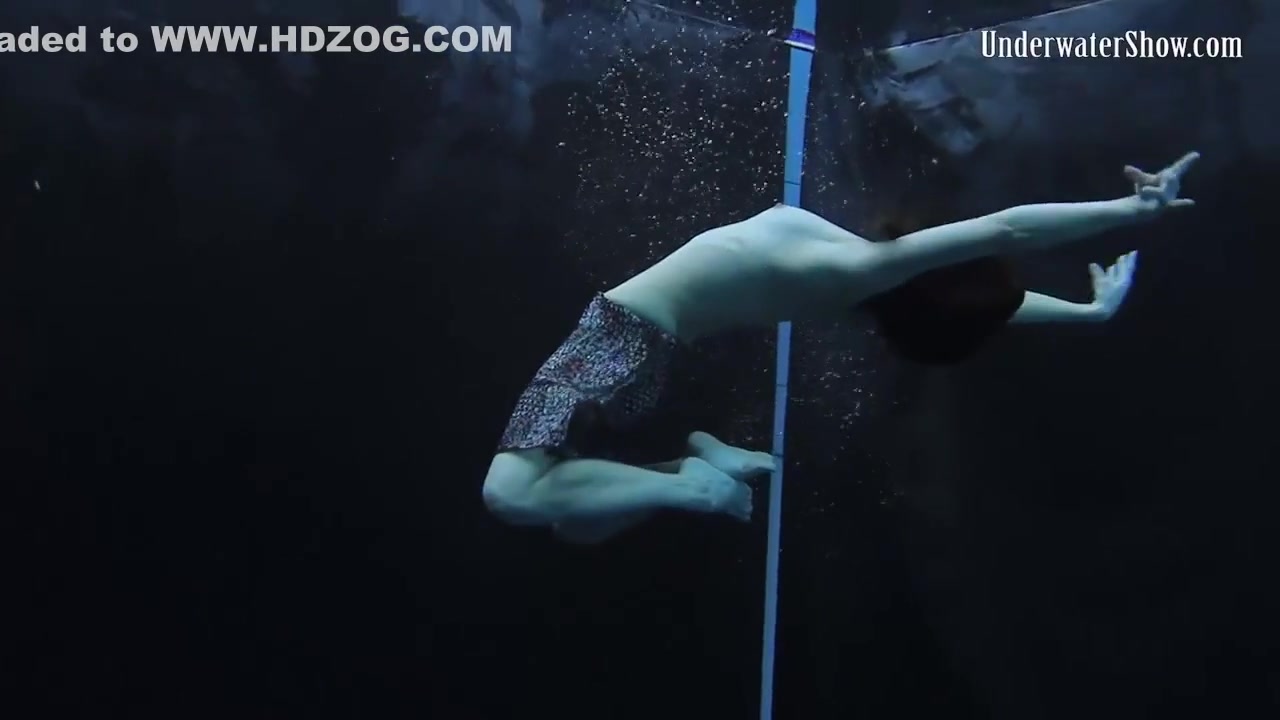 Alone In The Public Pool Completely Naked Babes From Russia
