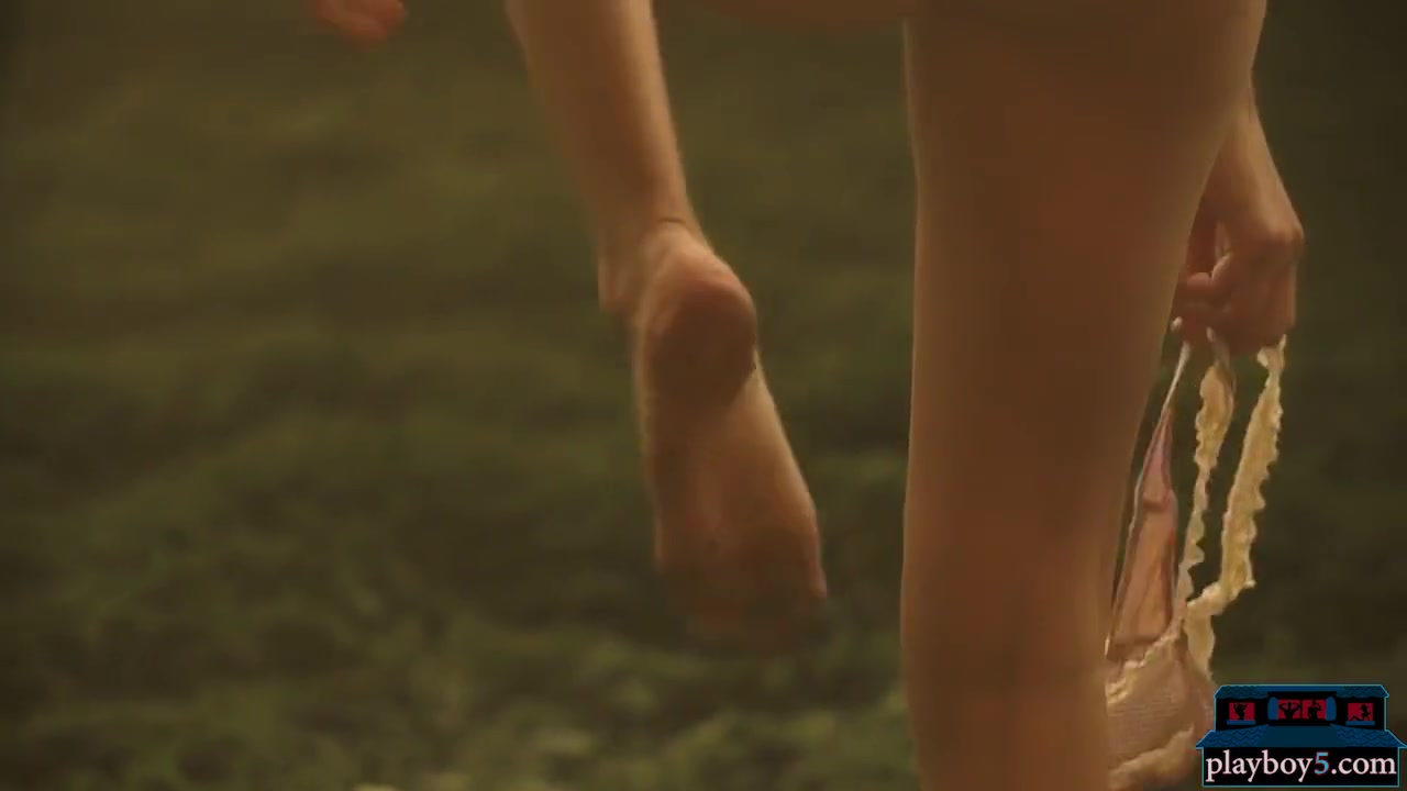 Natural And Petite teen 18+ Beauty Hot Outdoor Striptease