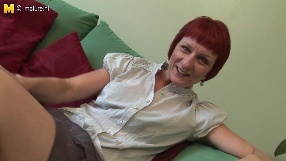 Sexy British Redhead Playing With Herself - MatureNL