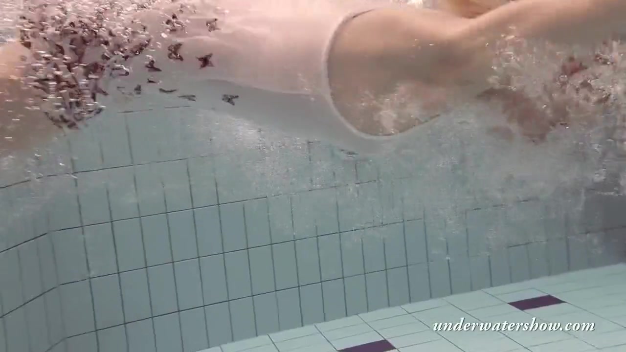 Blonde Babe Okuneva Shaved Pussy Underwater Swimming