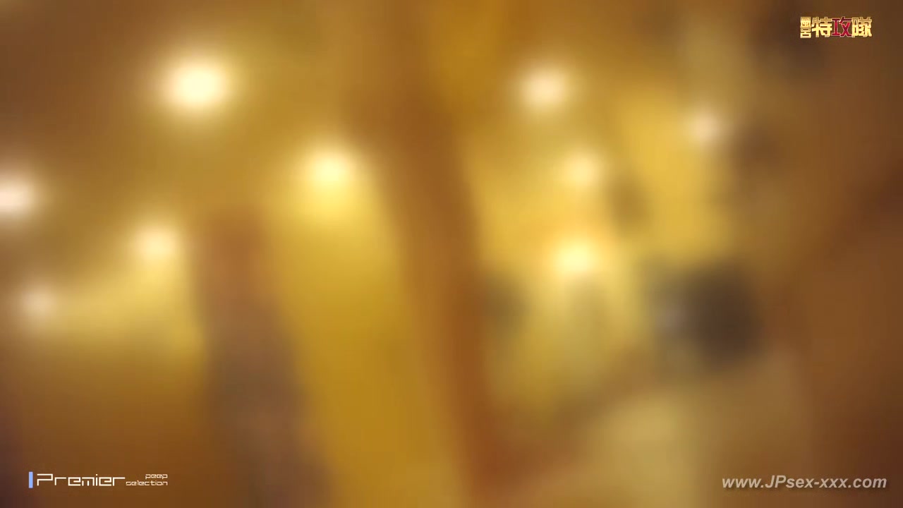 japanese public bathroom changeroom.37