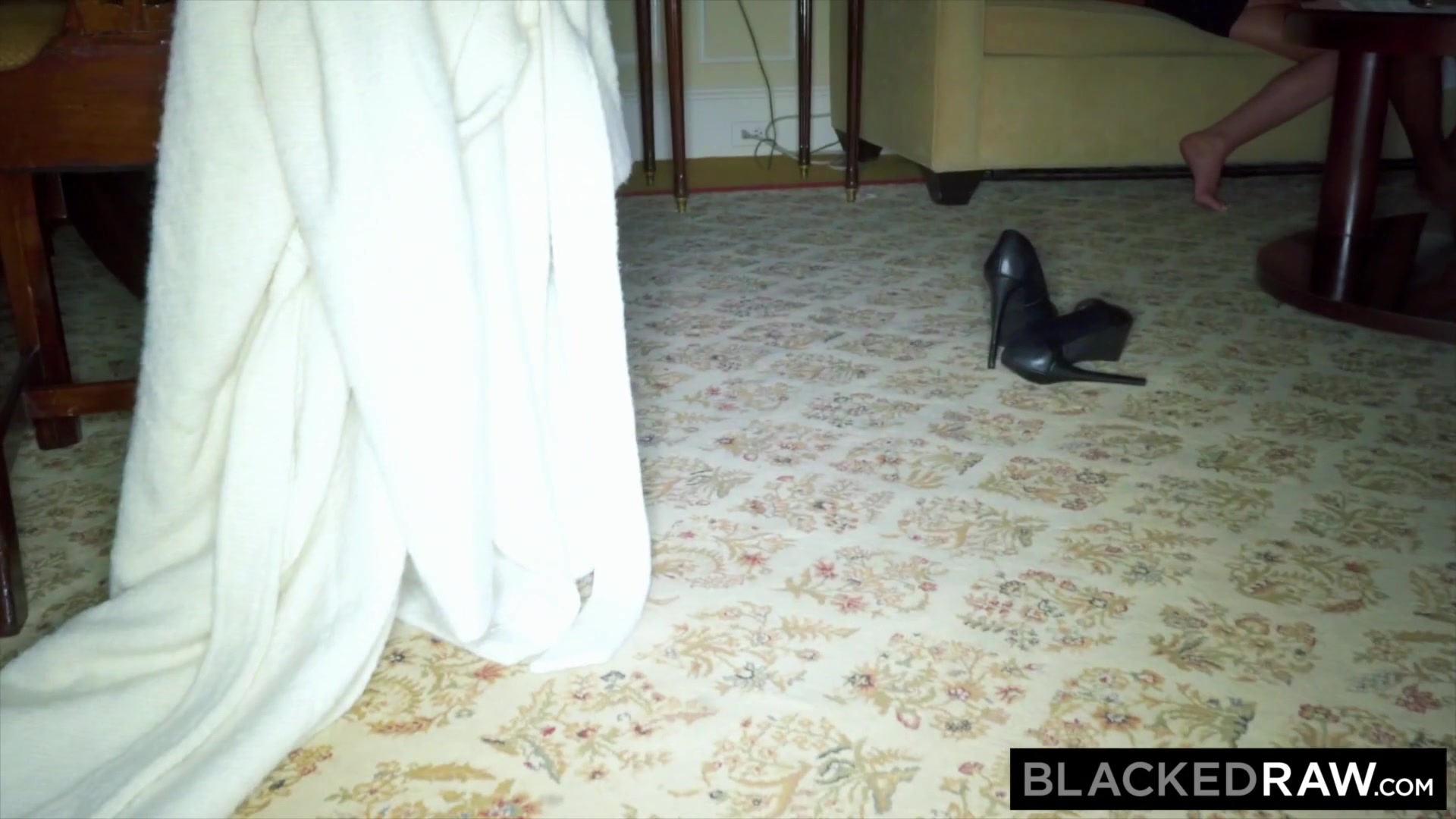 BLACKEDRAW Wife LOVES the World's Biggest BBC in hotel room