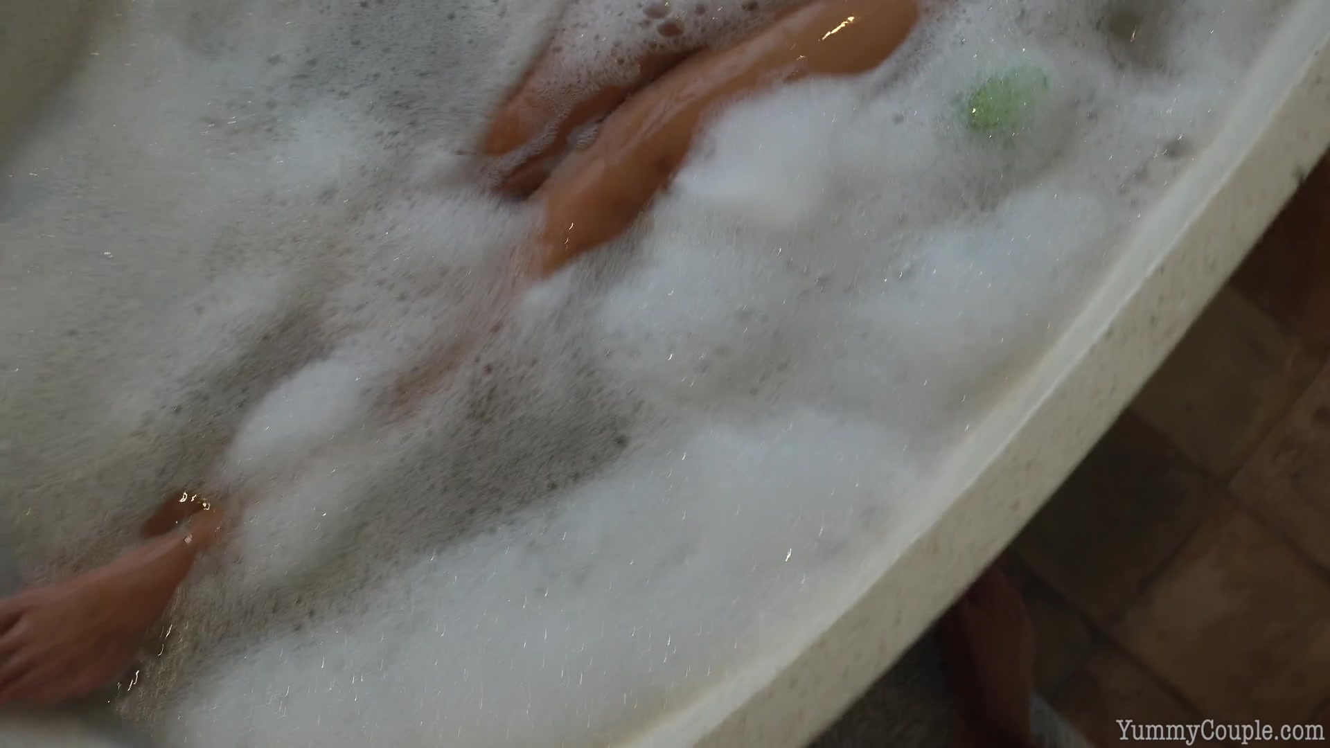 Cum Shower In The Bath - Sex Movies Featuring Yummycouple