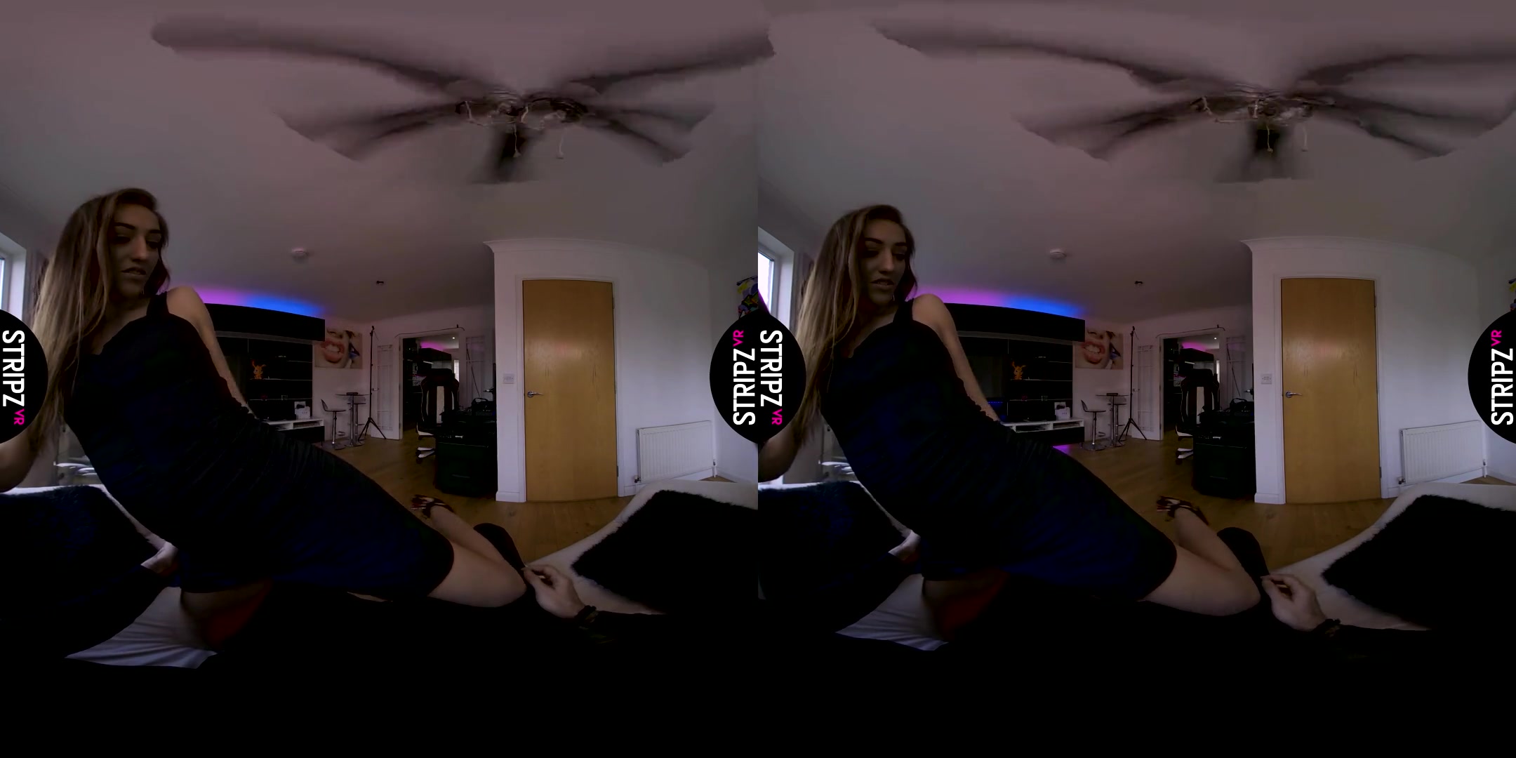 Stripz For Tips! - SexLikeReal
