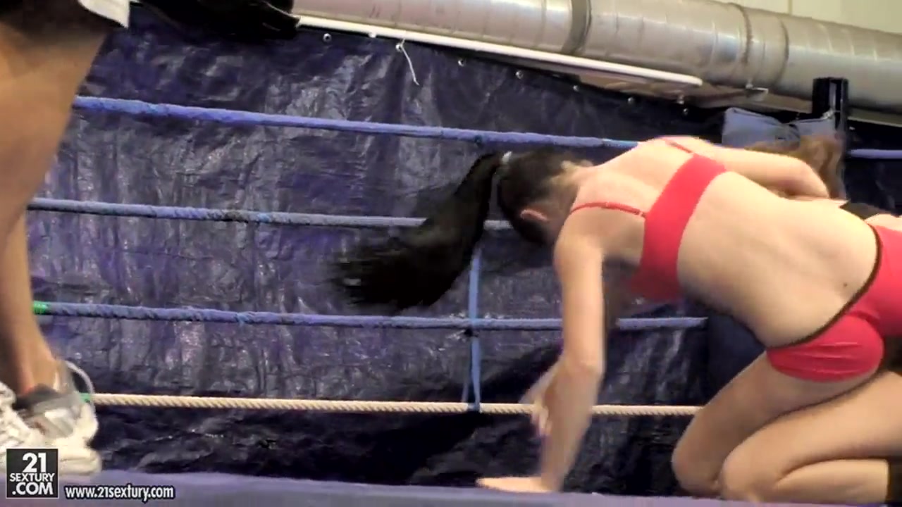 Sexy kittens Amirah Adara & Jessyka Swan wrestle