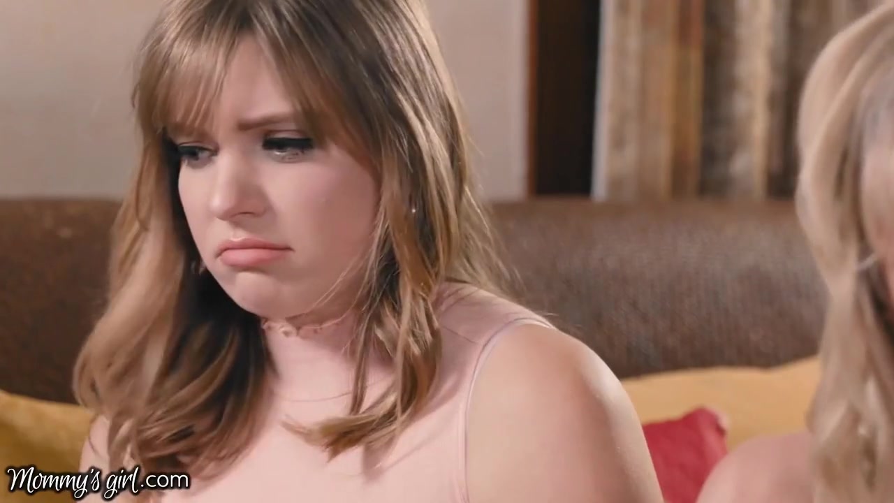 Bella Bends And Giselle Palmer In Shy Stepdaughter Learns Lesbian Sex From Milf