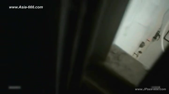 peeping chinese girls bathing.11
