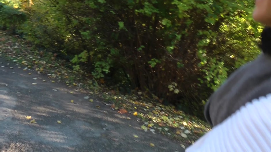 Hot chick gets her twat fucked in the outdoors