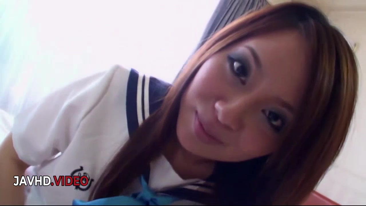 Japanese beauty shares intimate pleasure session