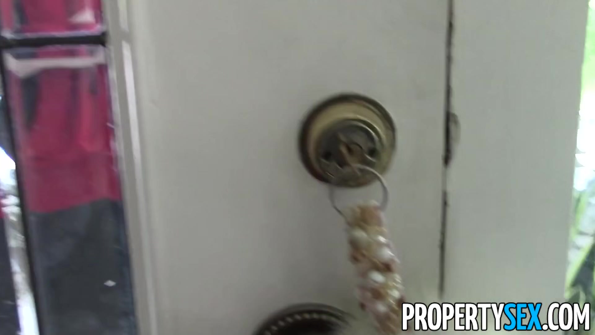Hot Blonde Agent Convinces Homeowner To Sell House By Making Sex Video With Him