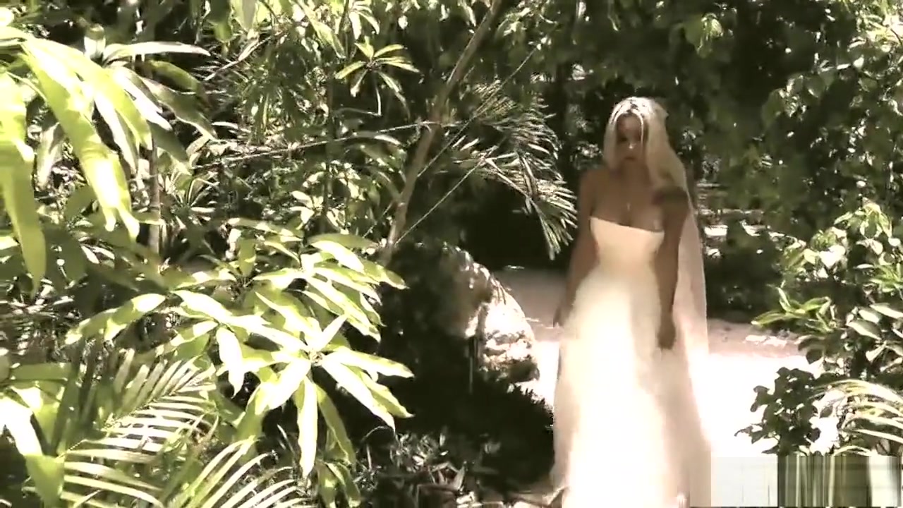 wild Bride Has A giant Secret (HD)