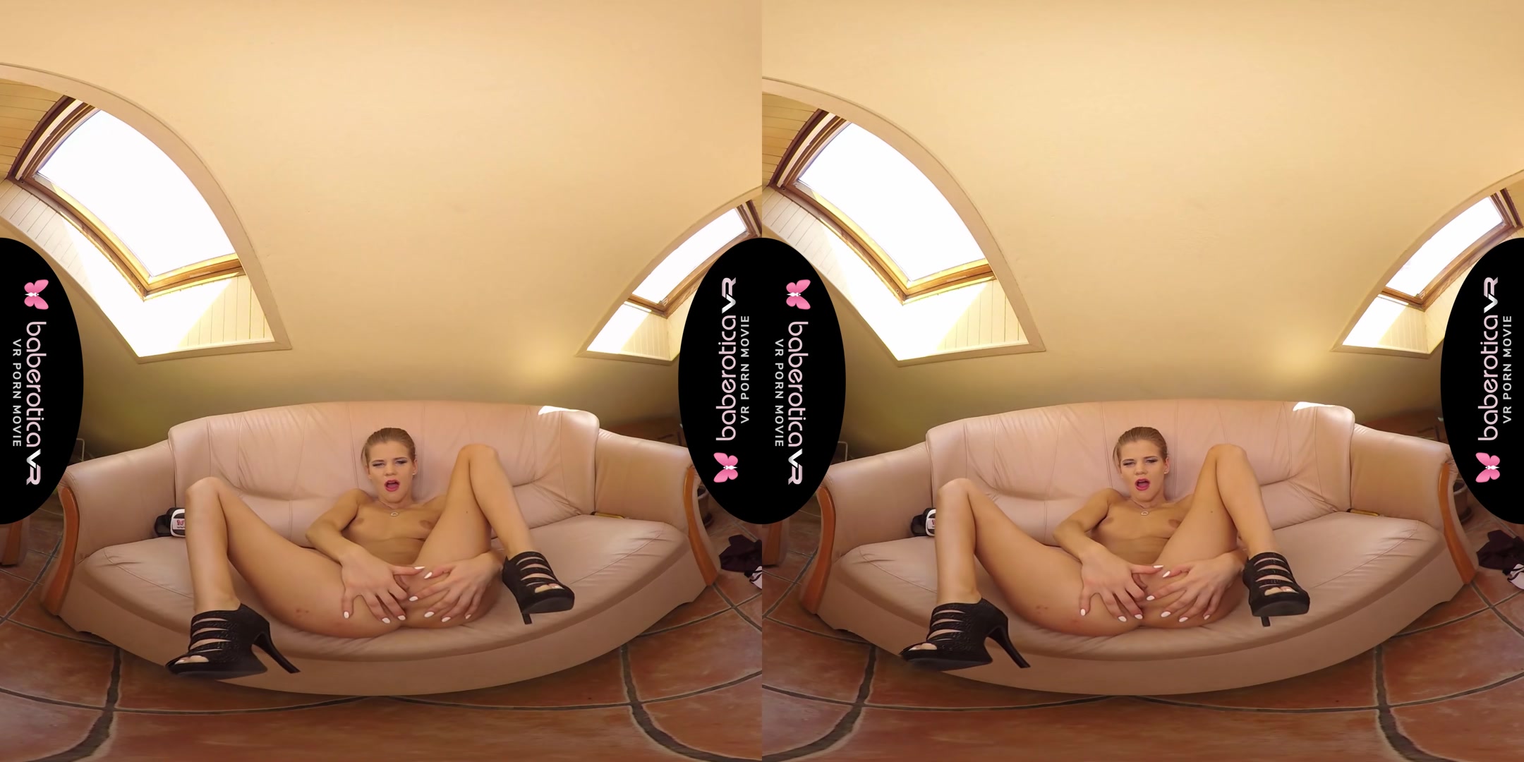 Slender Sarah Kay Works Magic On Cam - BaberoticaVR