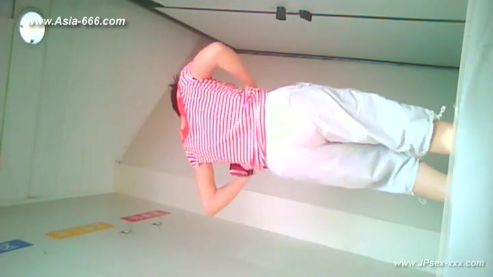 chinese girls go to toilet.67