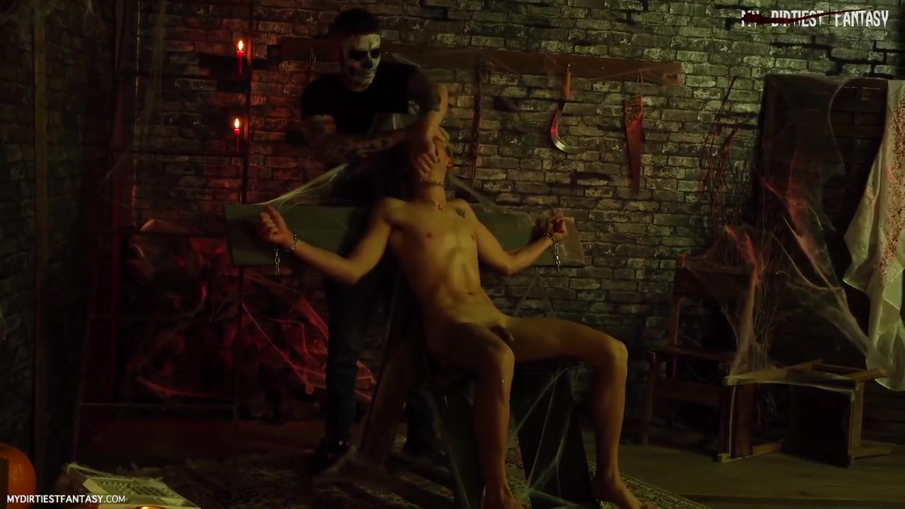 Master Aaron And Galiel Swan In Bdsm Sub Whipped Until Red