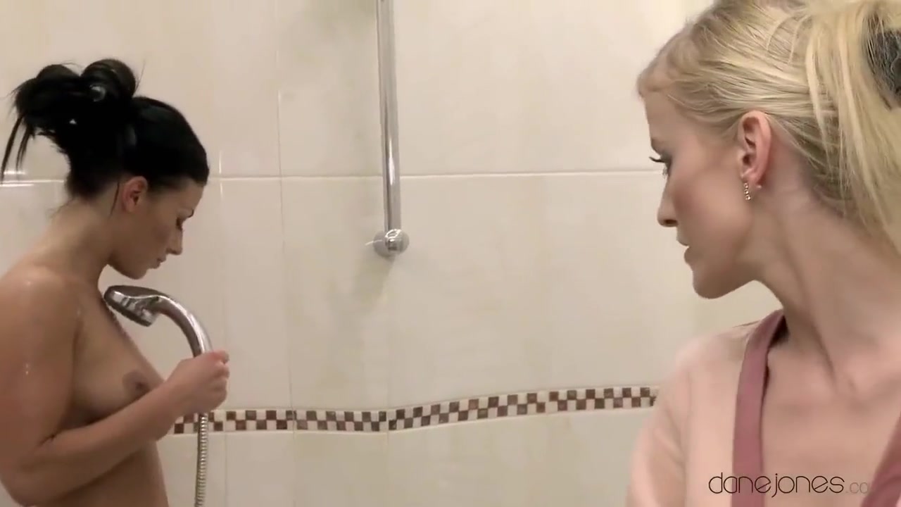 Lesbian Shower Fantasy