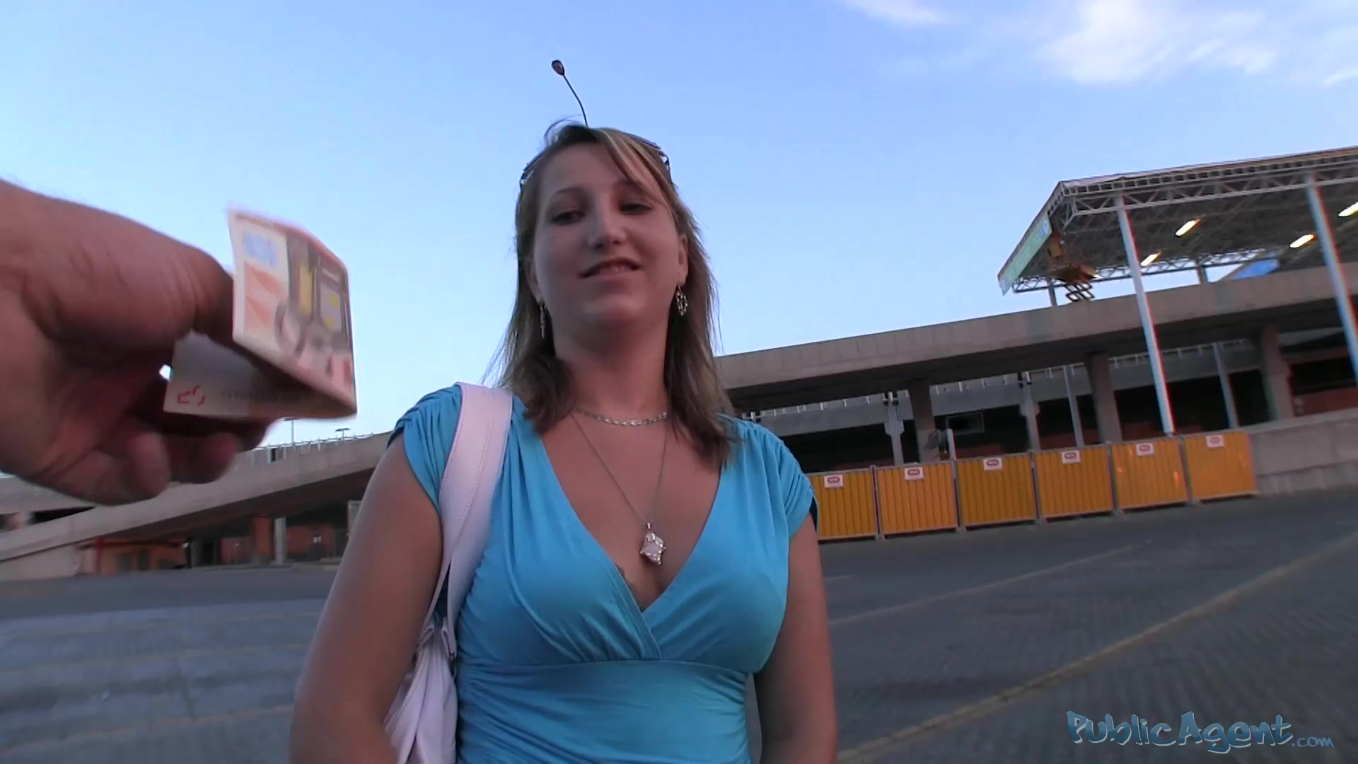 PublicAgent Clip. Tess