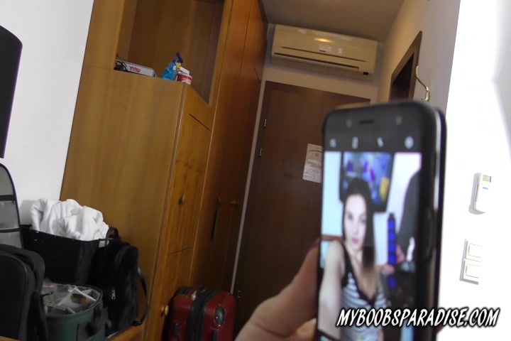 Amanda Talia Selfie Shooting And Play With Mobile Phone