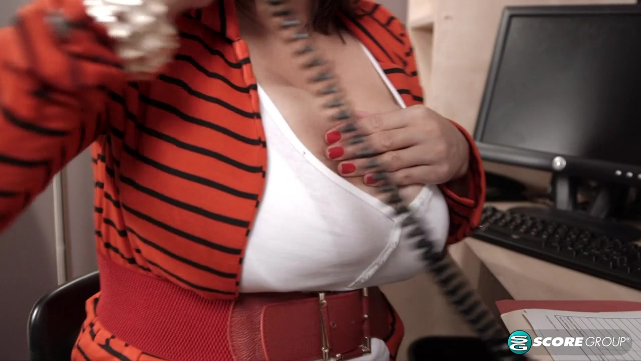 Office Hottie Alert