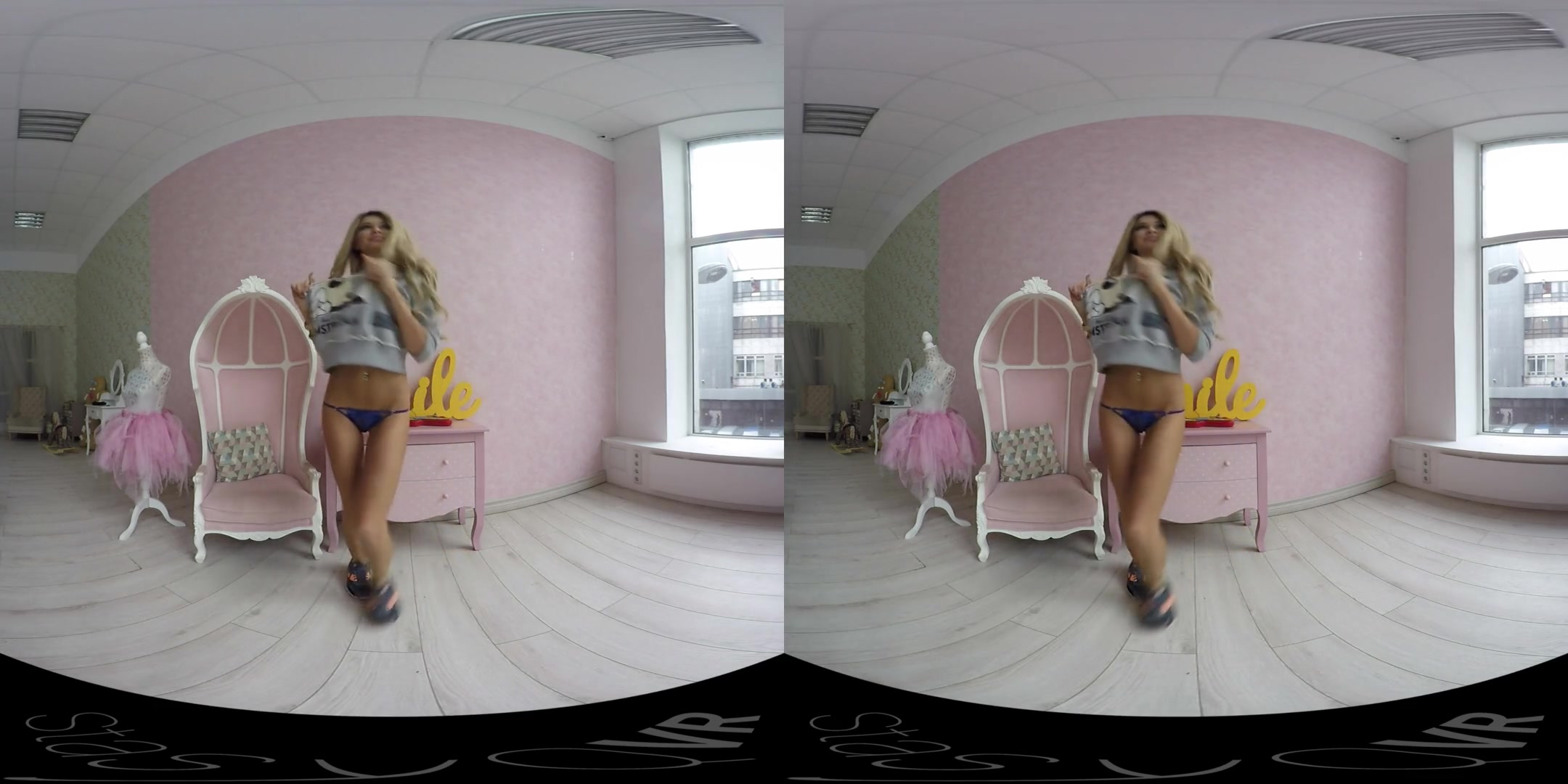 Fit Babe Stasy's Sexy Shower - StasyQVR