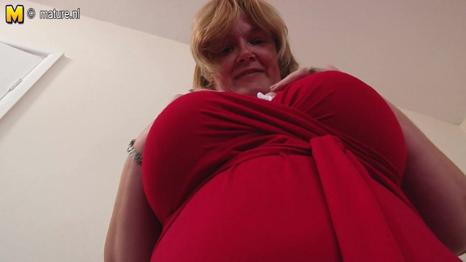 British Mature Lady Shows Her Big Tits And Masturbates - MatureNL