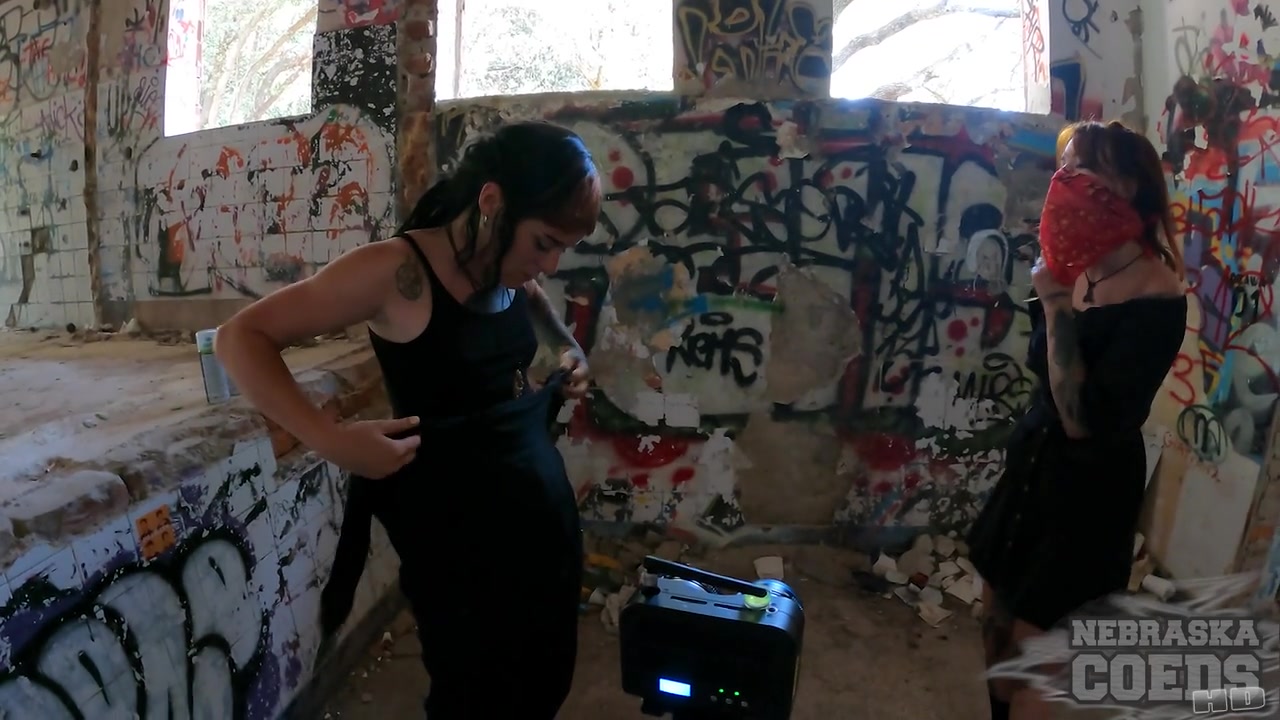 Risky Public Nudity Hot Naked Girls Graffiti Tagging