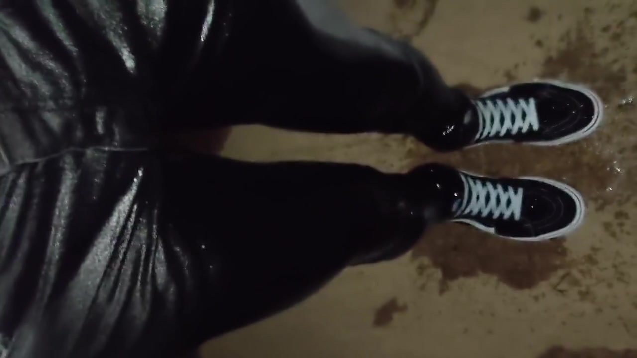 Pissing Skinny Jeans And Brand New Vans Sk8 Sneakers