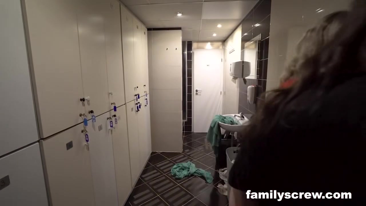 Looking for Cocks in all Gloryholes - Familyscrew