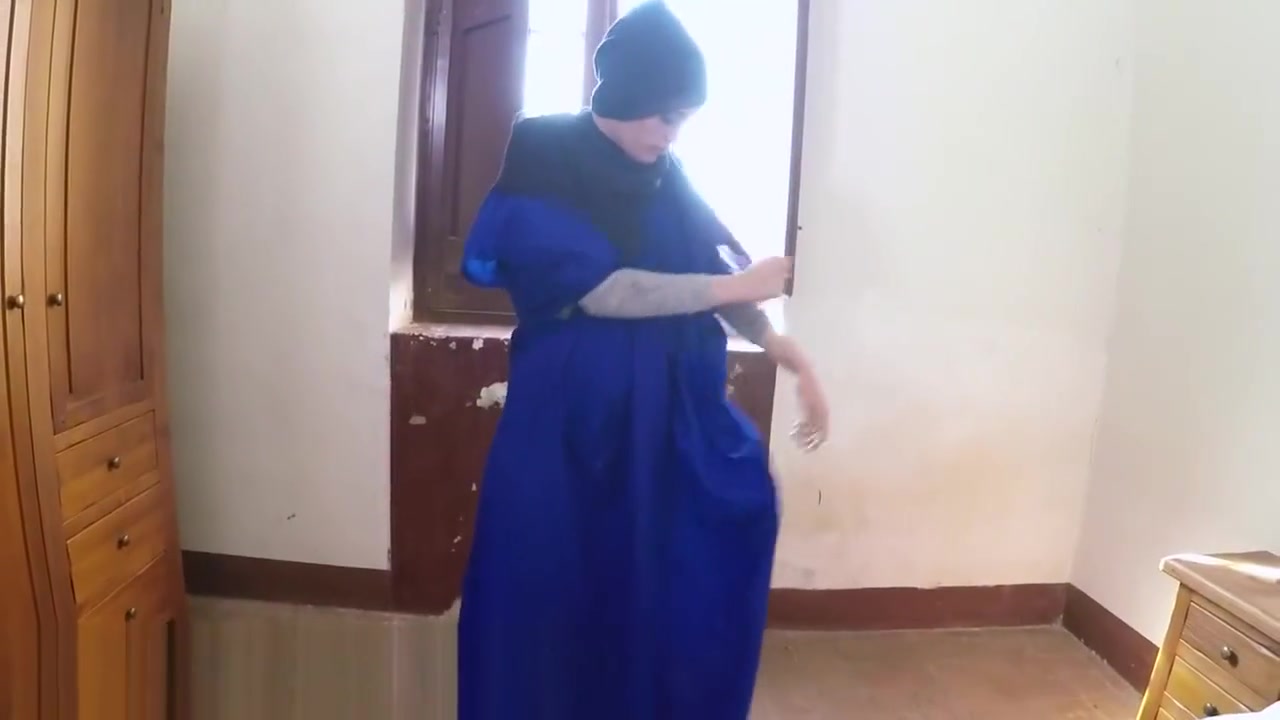 ARABS EXPOSED - Desperate Arab Woman Keeps Her Hijab On During Sex