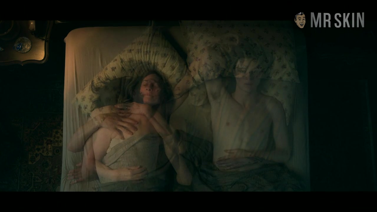 French Lesbian Sex, Rosario Dawson's Shaved Beaver, And More - Mr.Skin