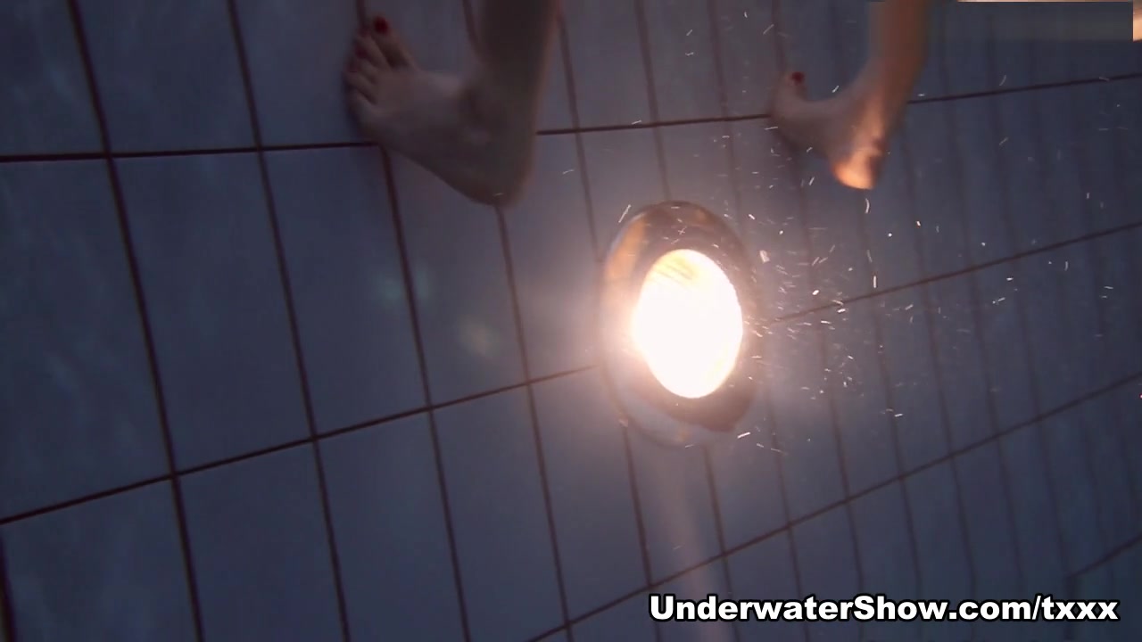 UnderwaterShow Video: Nastya