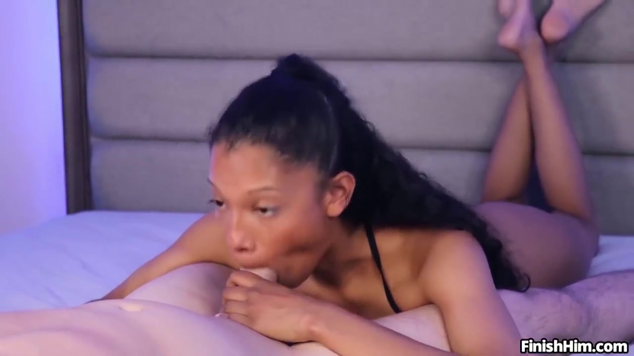 Feminine Ebony Eden Gives Amazing Blowjob