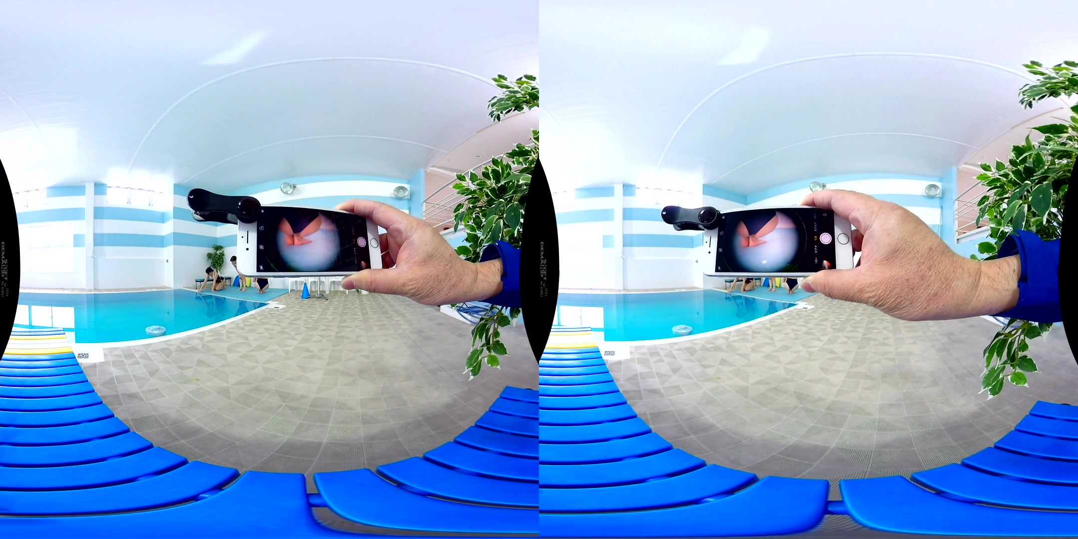 Zoomed-in Peeping VR 1 - Upskirt Downblouse