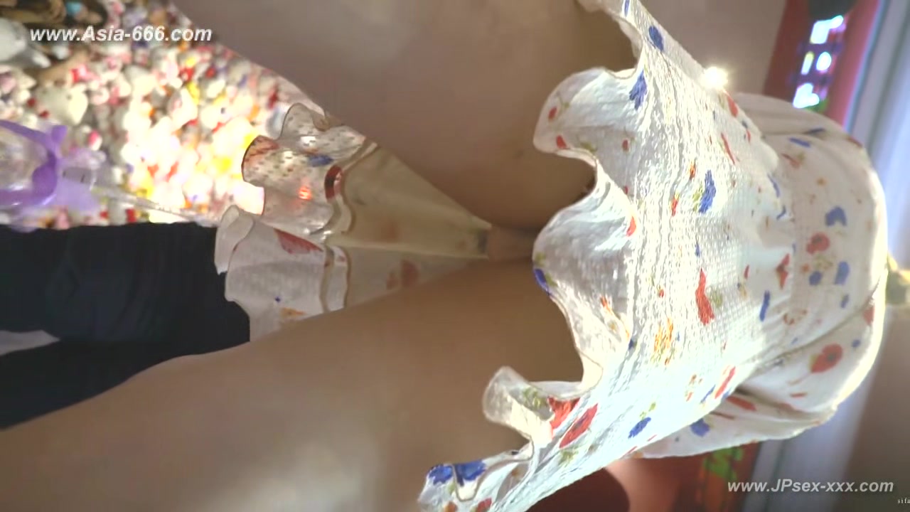 peeping chinese amateur upskirt.123