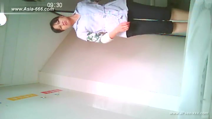chinese girls go to toilet.19
