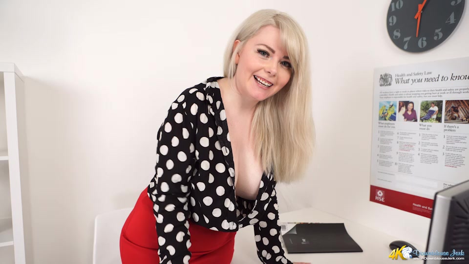 Polkadot Peeping - DownblouseJerk