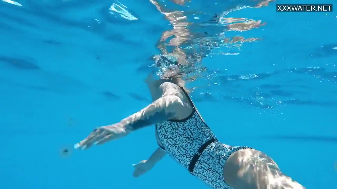 Beautiful Blonde Swims Nude - Zazie Skymm