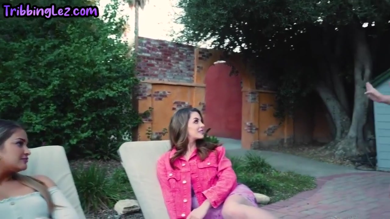 Dyke Whore Seduces Perverted Lez Whore B4 Eating Her - Booty Licious
