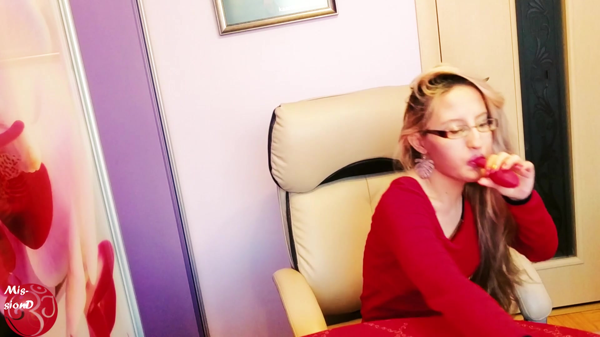 Red Balloon Foot Play - Sex Movies Featuring Findom Goaldigger
