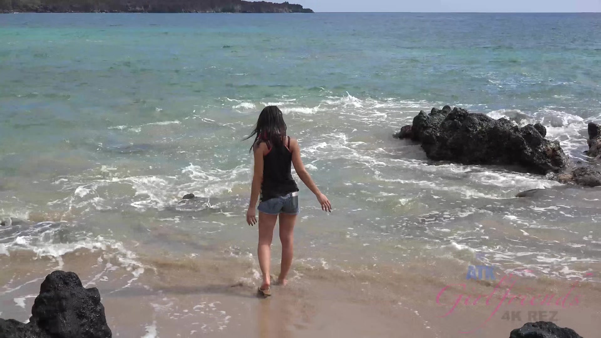 Virtual Vacation In Hawaii With Holly Hendrix Part 1