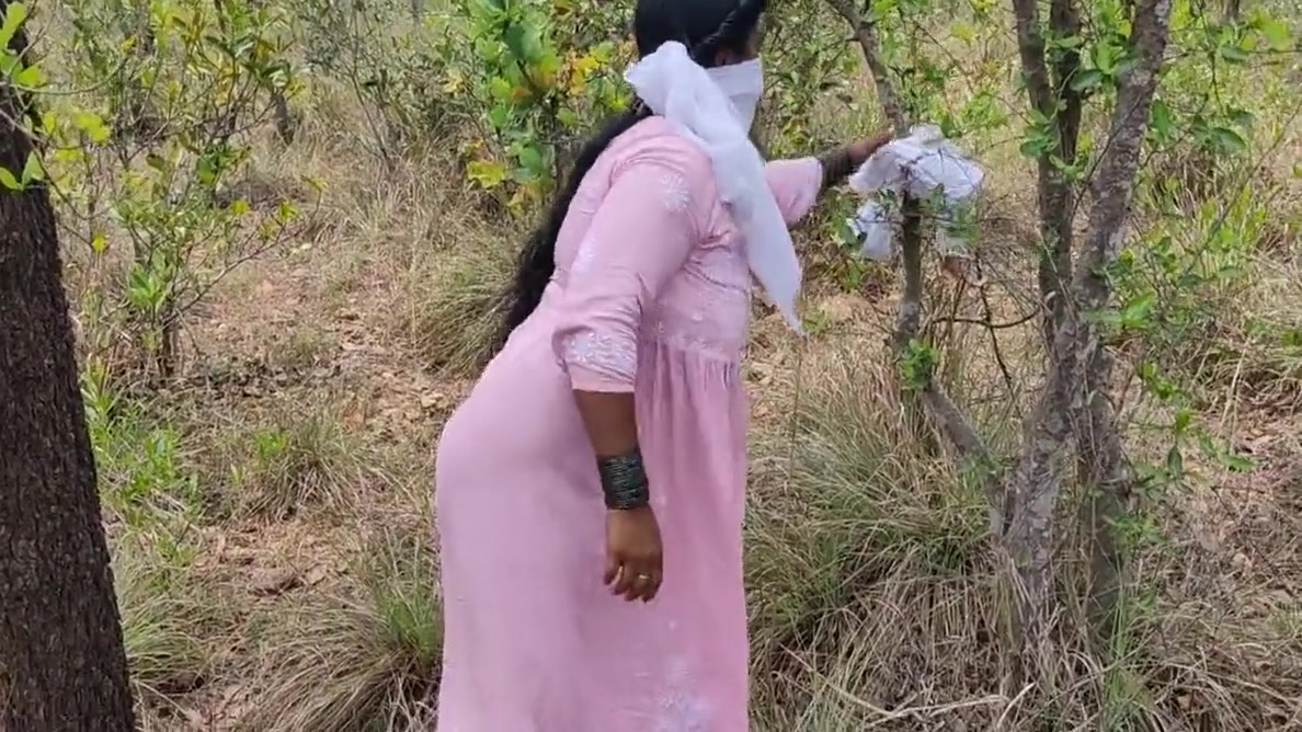 First Time Fuck My Old In Outdoor He Is Awesome Lady When I Fuck Her Figure