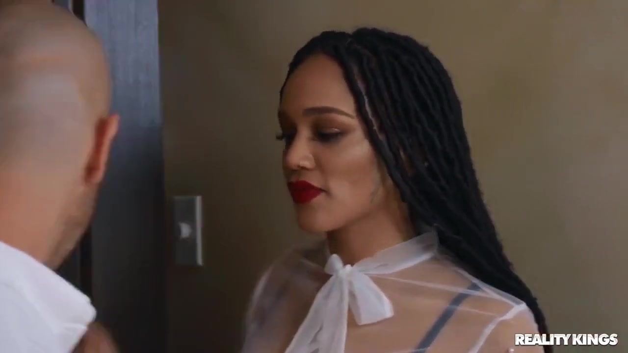Duncan Saint And Julie Kay - Spunky Ebony With Big Naturals Shagged In The Bathroom