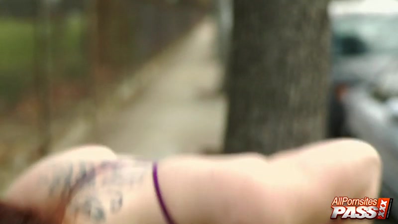 Gianna Michaels tit tease in 4k - SexMoviesNetwork